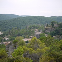 Photo de France - Le Cirque de Mourèze et le Lac du Salagou